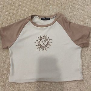 sun graphic crop tee